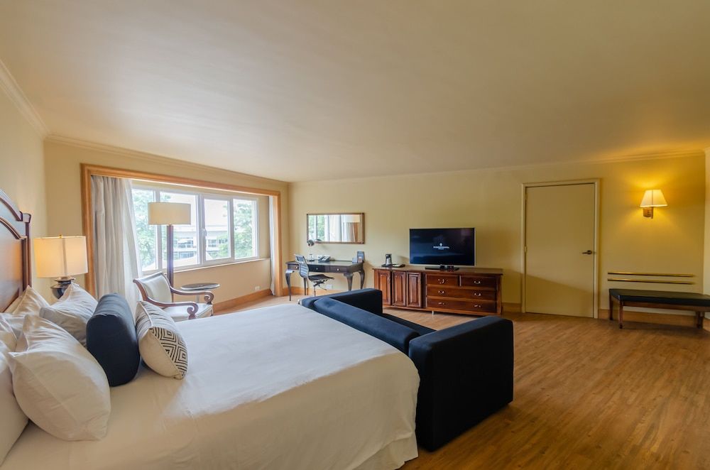 Junior Suite, 1 King Bed