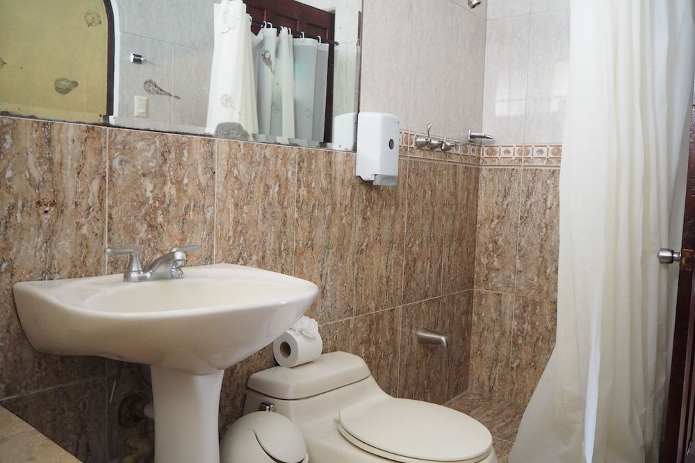 Balcon del Mar Beach Front Hotel Superior Quadruple Room 13