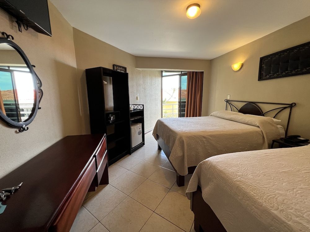 Balcon del Mar Beach Front Hotel Superior Quadruple Room 12