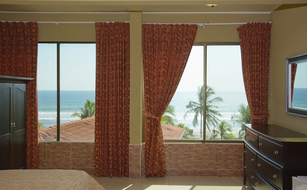 Balcon del Mar Beach Front Hotel Superior Quadruple Room 7