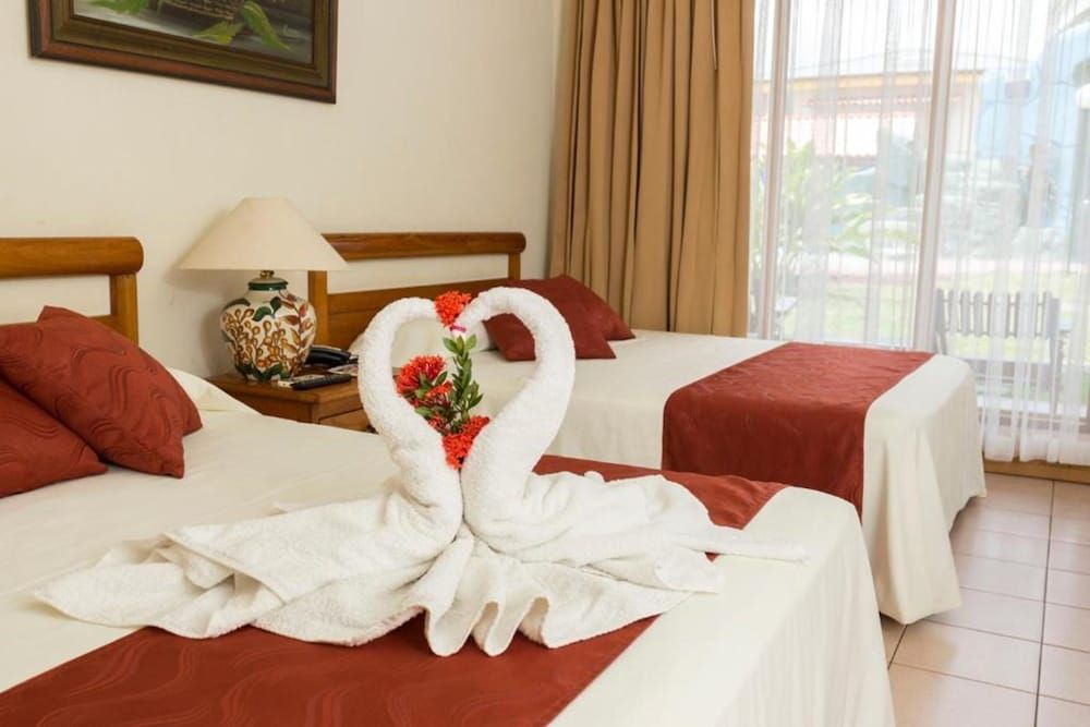 Hotel Amapola Resort Standard Room, 2 Double Beds, Garden View 3