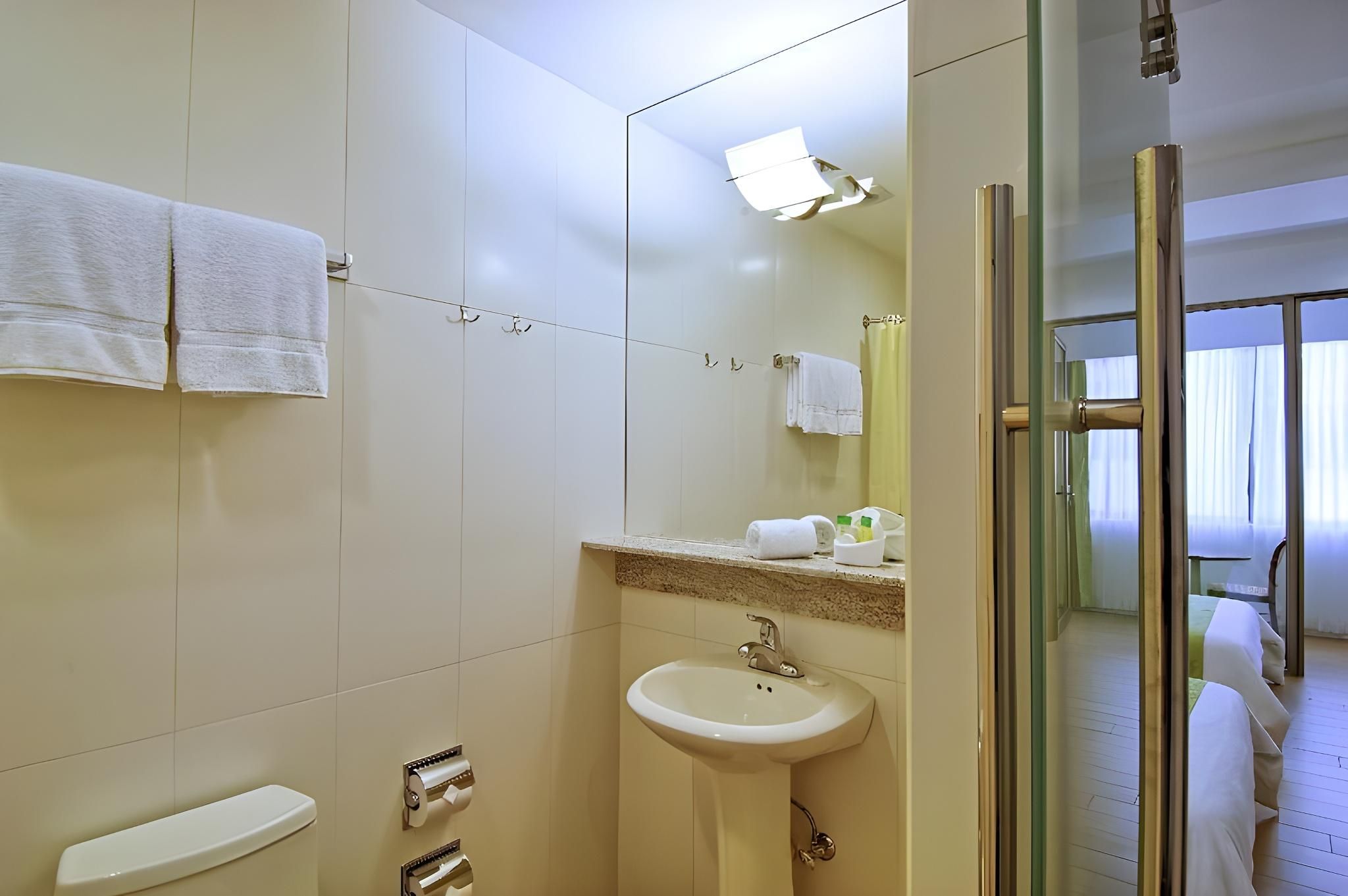 Balmoral Hotel San José CR, Historic District Deluxe 9