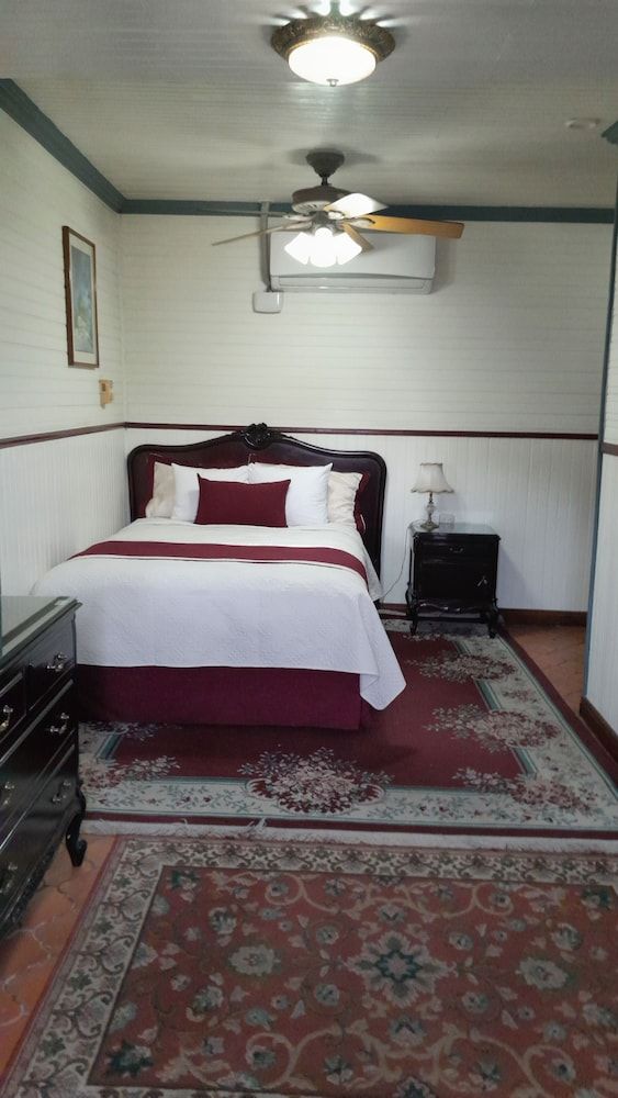 Santo Tomas Hotel Original 1908 Economy Room 6