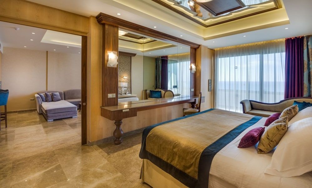 Adams Beach Hotel & Spa Suite, Sea View (King)