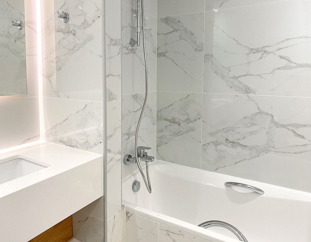 Ajax Hotel Executive Double Room 8