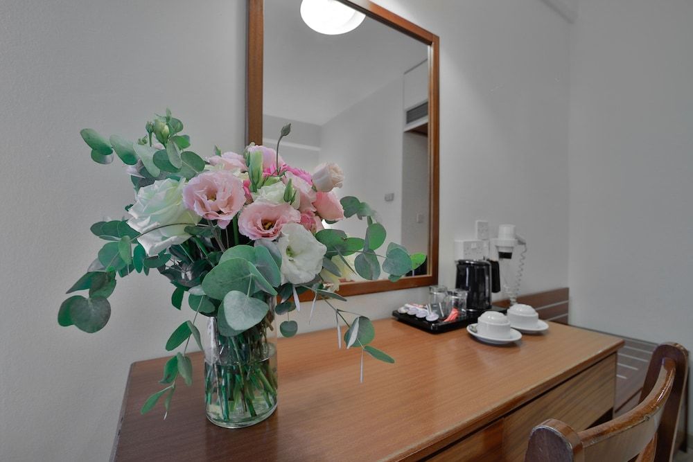 Kapetanios Odysseia Hotel Standard Room 8