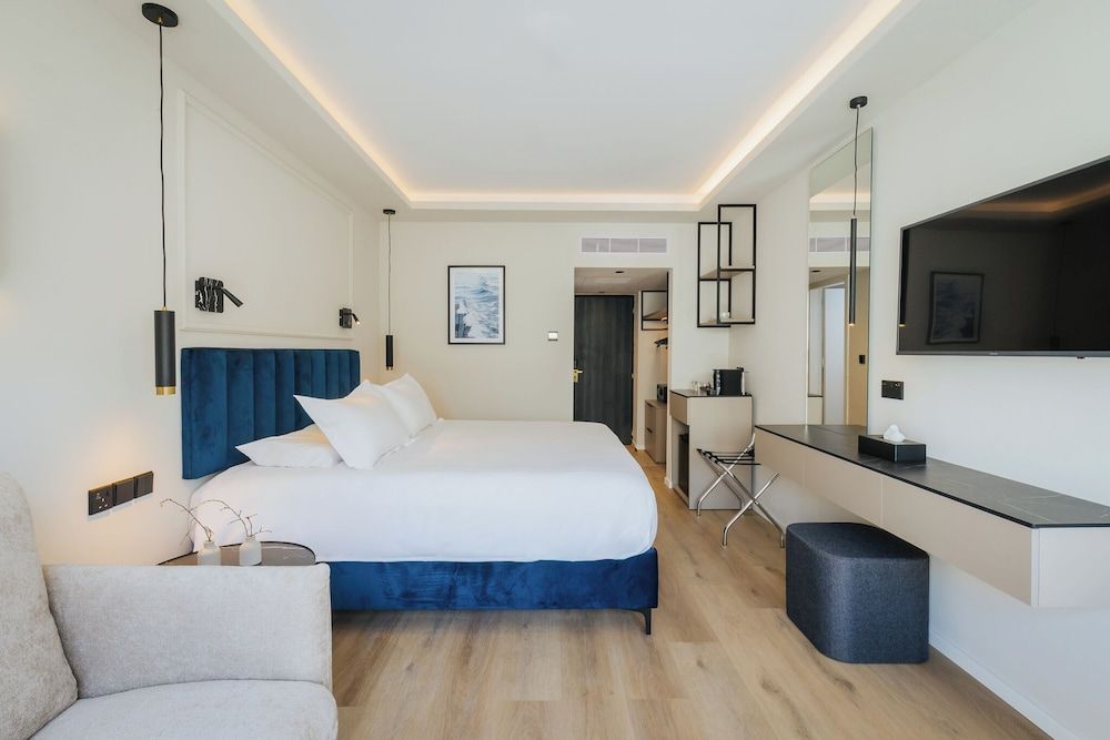 Kapetanios Odysseia Hotel Family Room 2