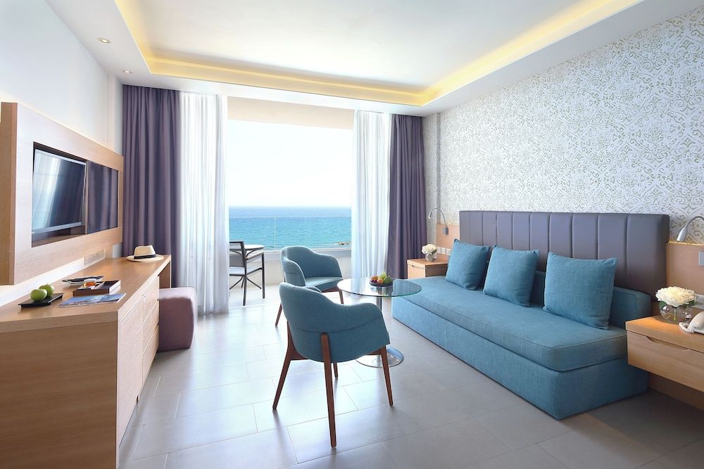 Royal Apollonia by Louis Hotels Executive Suite
