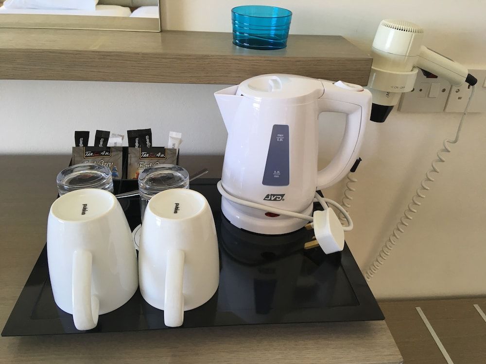 undefined Avanti Hotel 6