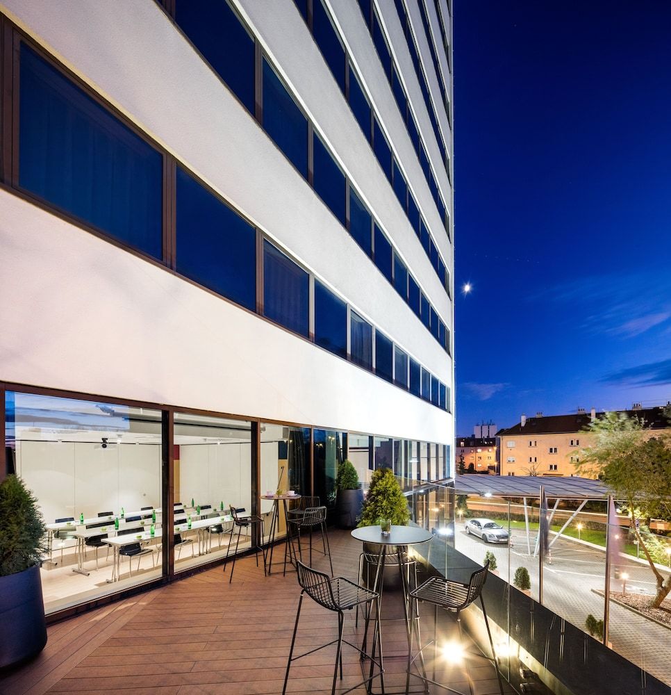 undefined Occidental Praha 4