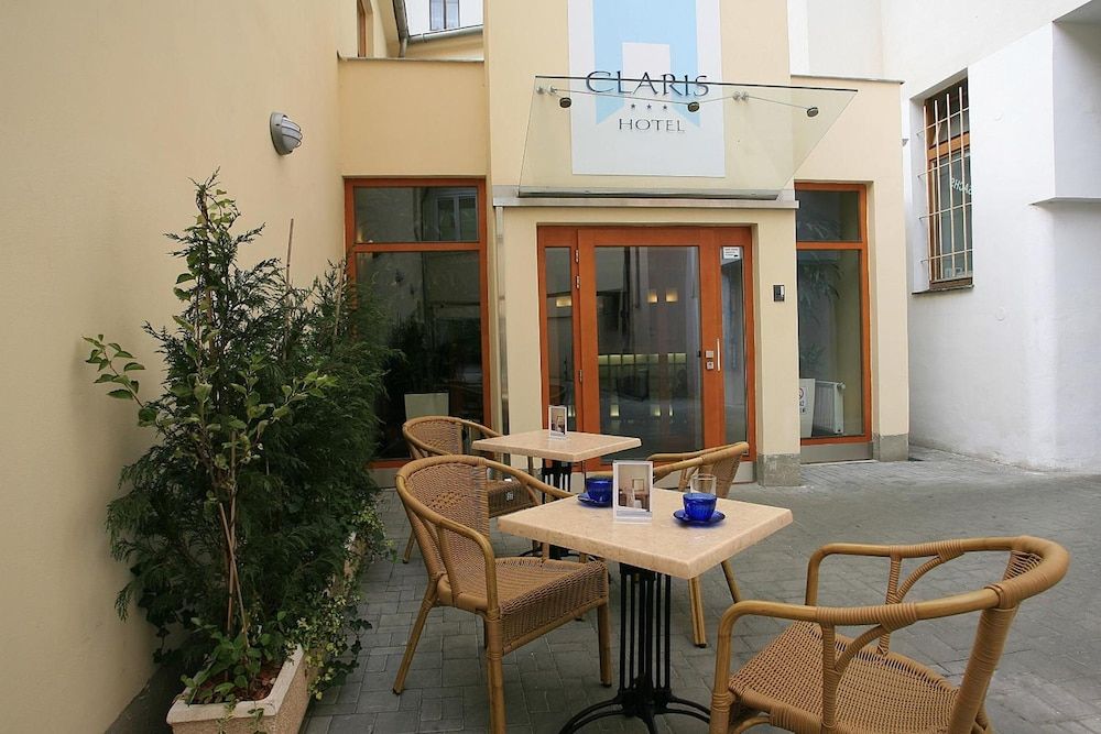 undefined Hotel Claris 5