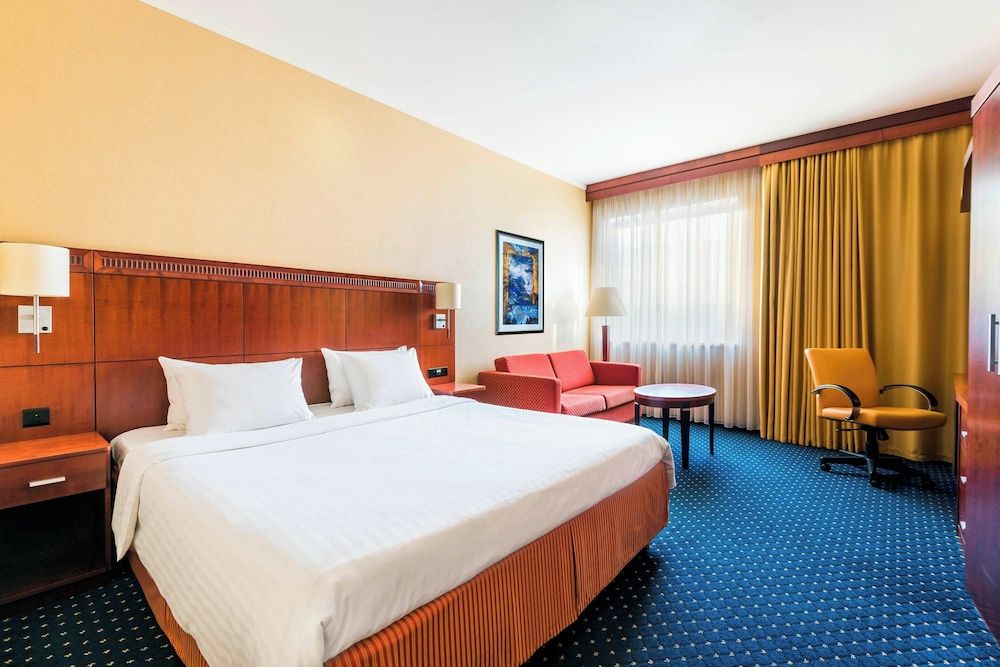 undefined Courtyard by Marriott Prague City 2