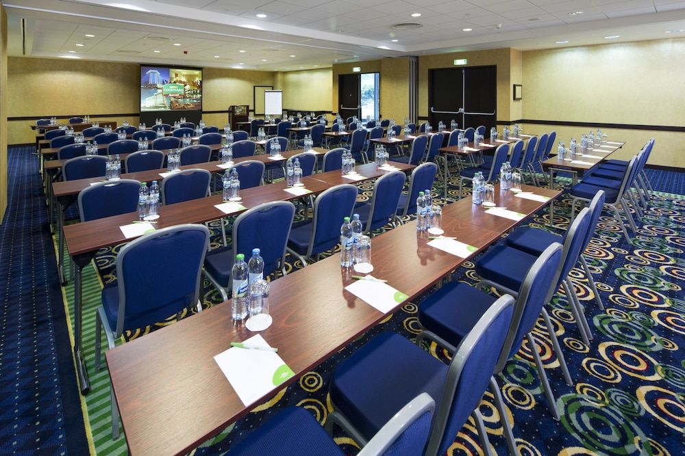 undefined Courtyard by Marriott Prague City 9