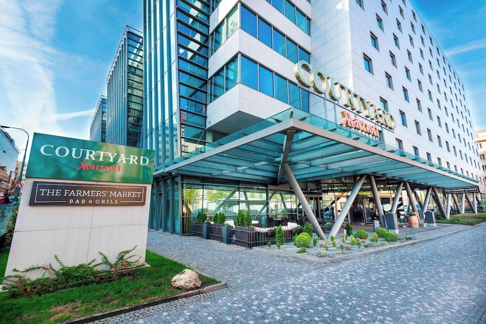 undefined Courtyard by Marriott Prague City 4