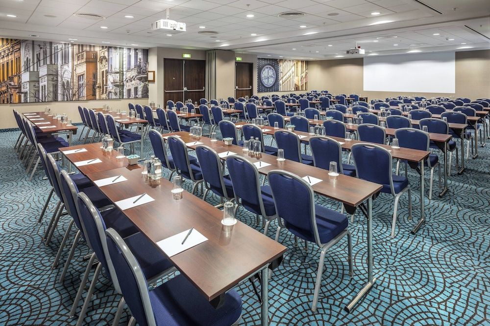 undefined Courtyard by Marriott Prague City 10