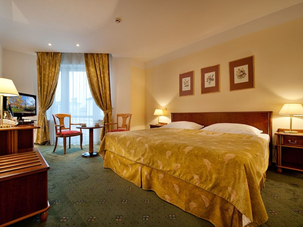 EA Hotel Rokoko Standard Double Room 9