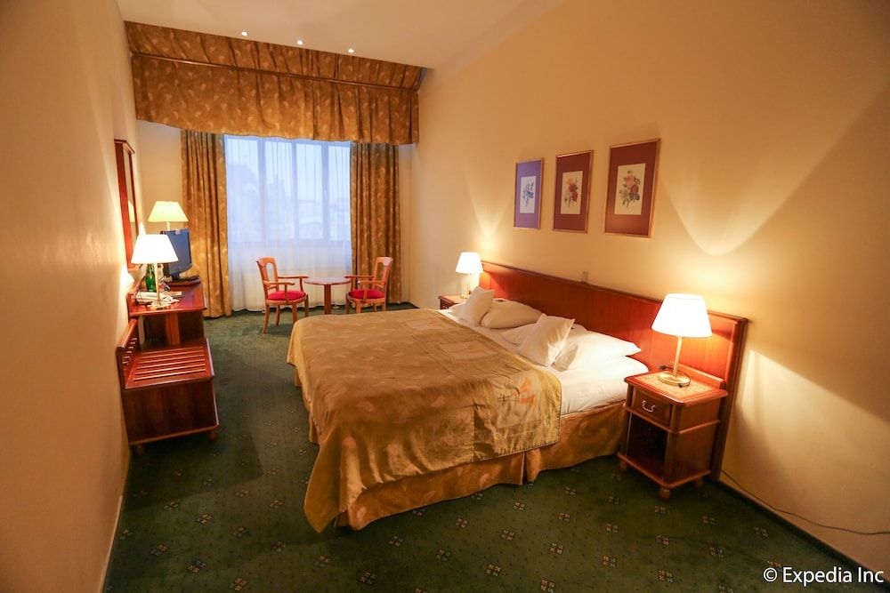 EA Hotel Rokoko Standard Double Room 6