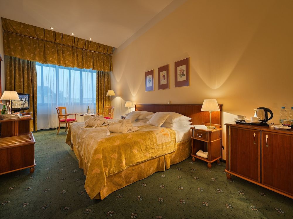 undefined EA Hotel Rokoko 5