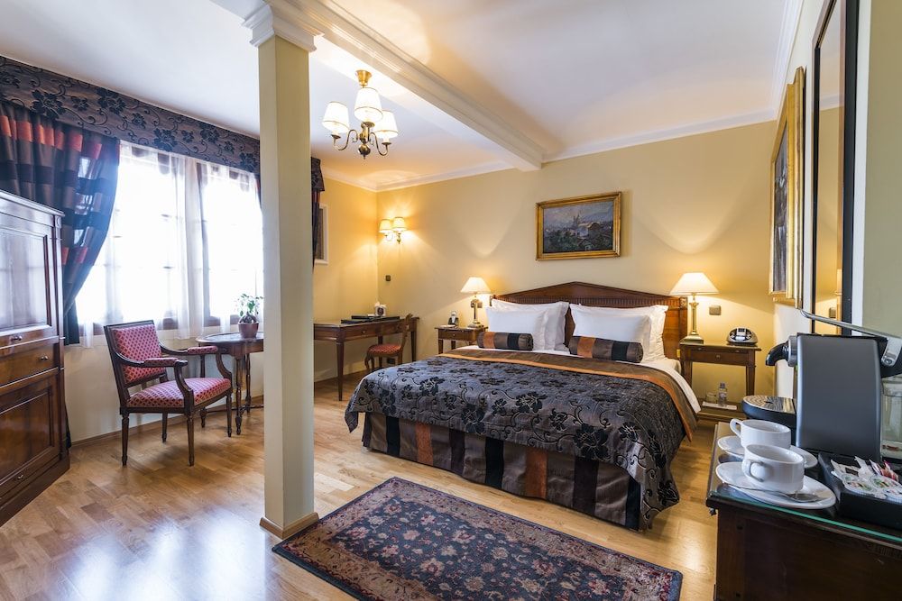 Golden Well Hotel Superior Double or Twin Room 4
