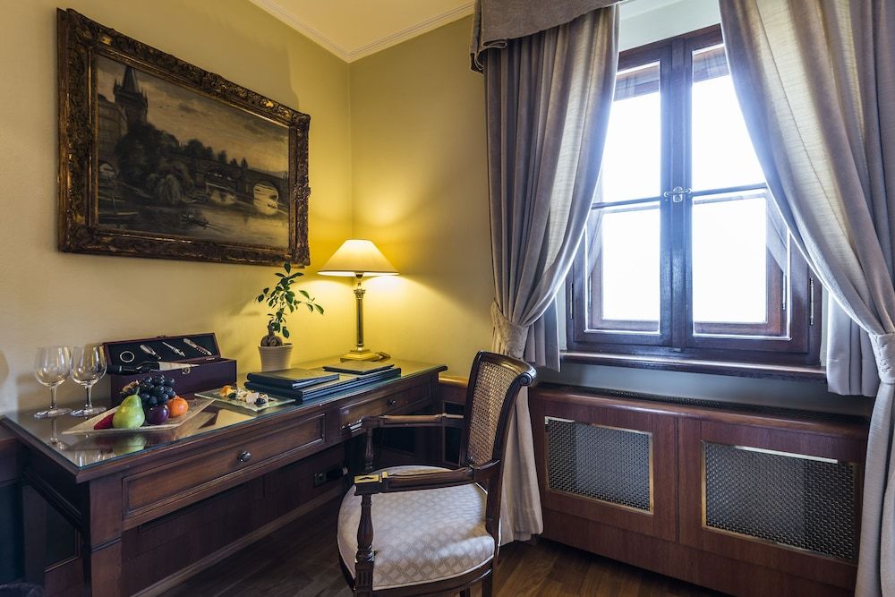 Golden Well Hotel Superior Double or Twin Room 17
