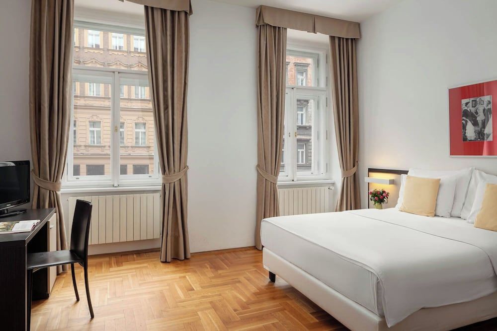 undefined Hotel Praga 1 2