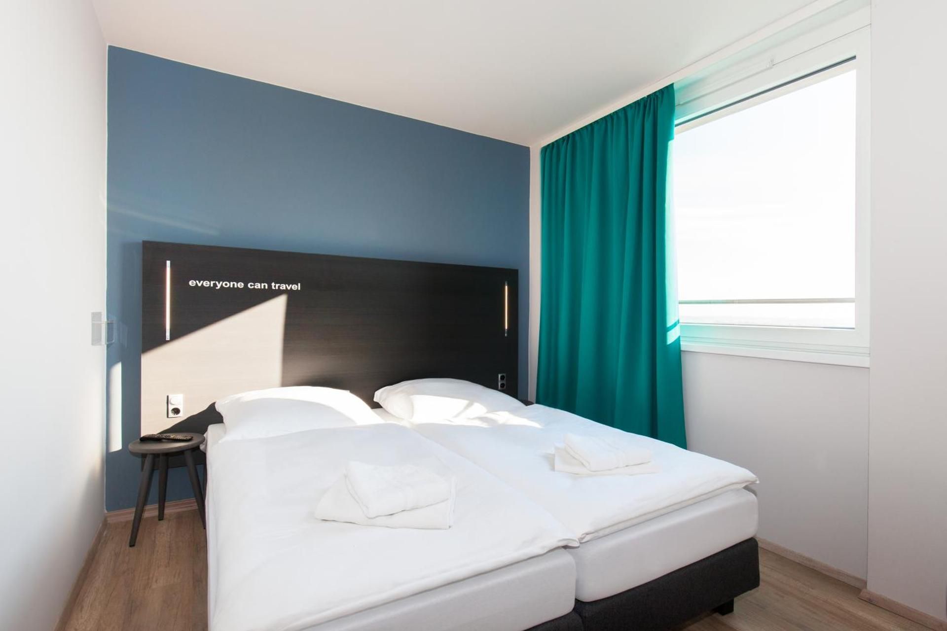 undefined a&o Prague Rhea 10