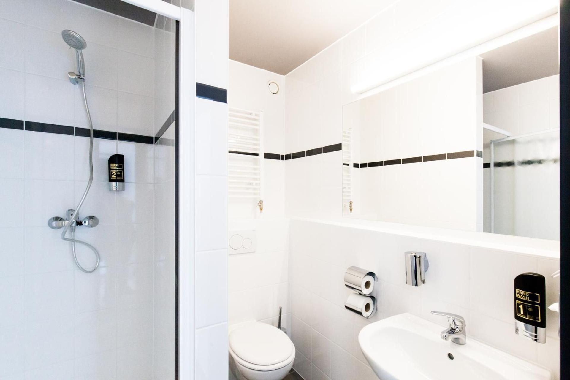 a&o Prague Rhea Twin Room 3