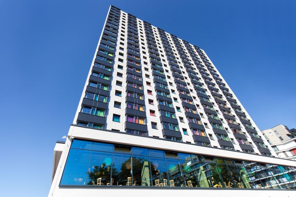 undefined a&o Prague Rhea 2