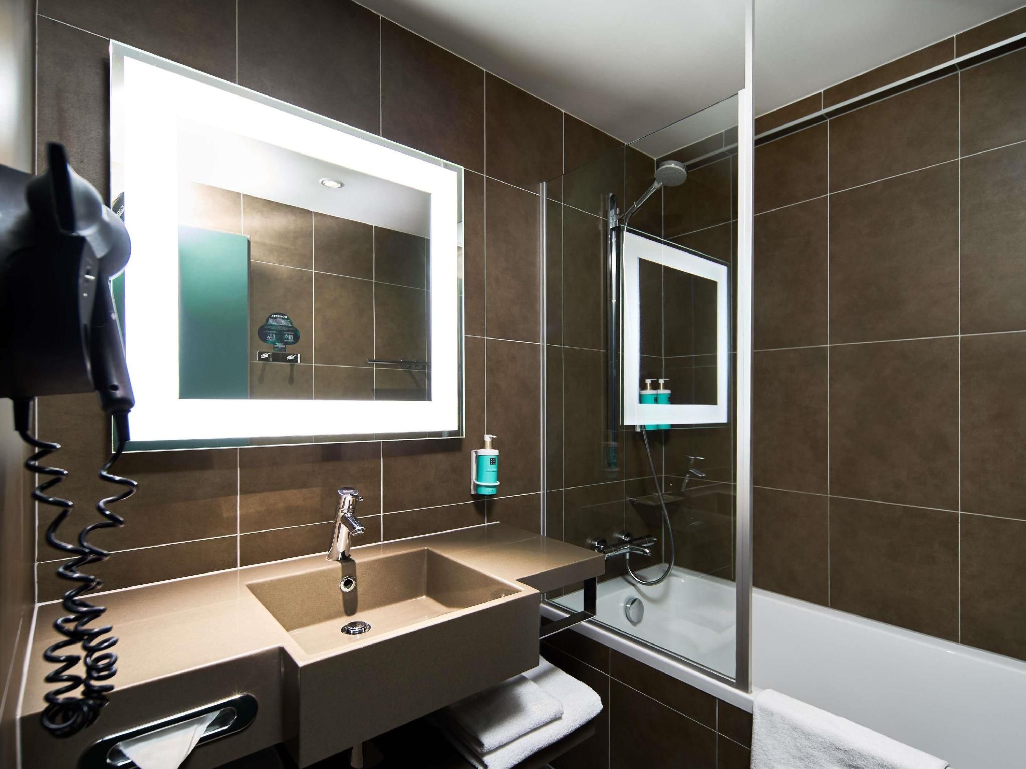 Superior room with 1 double bed and 1 sofa bed