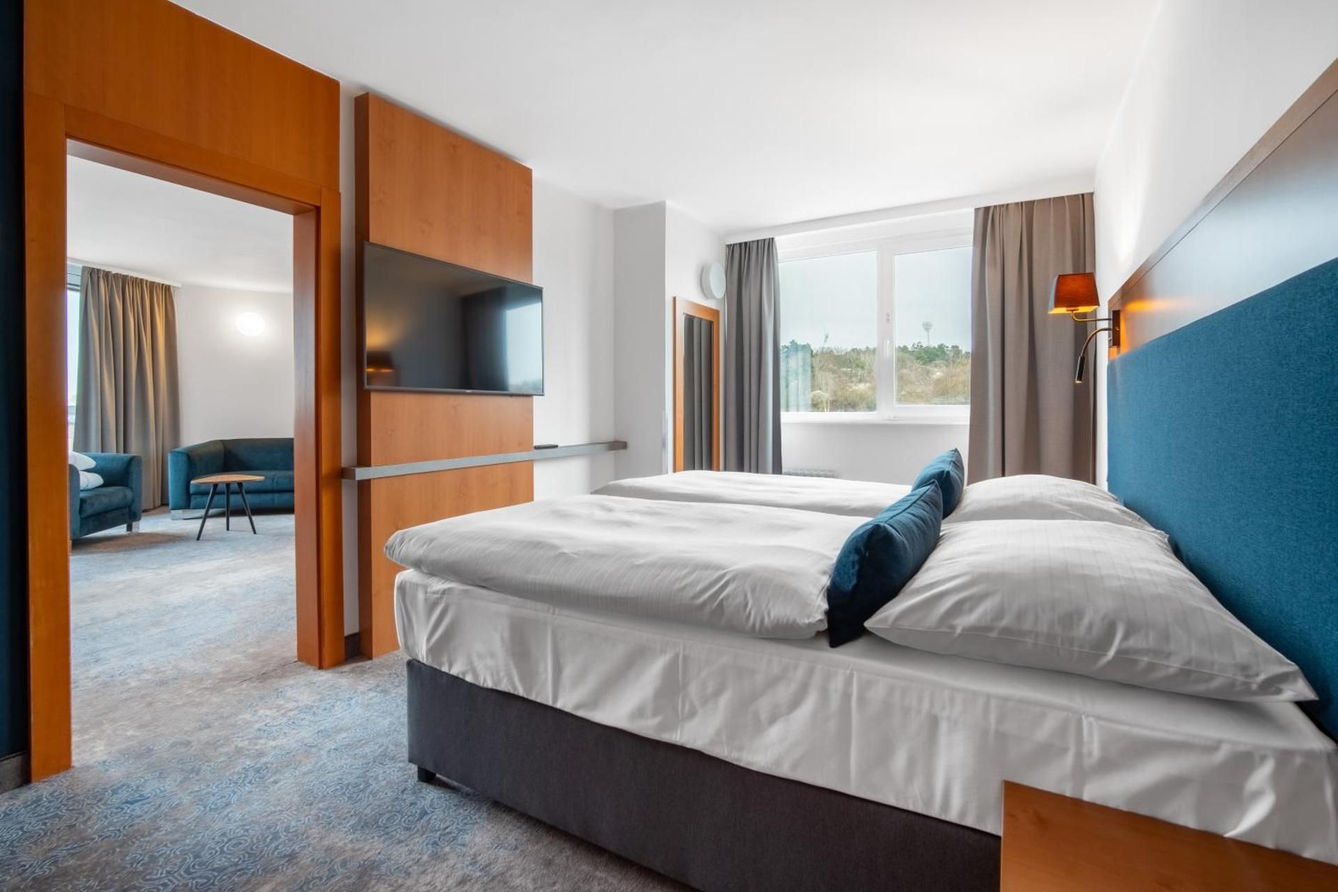 Classic Suite with Free Pool Access