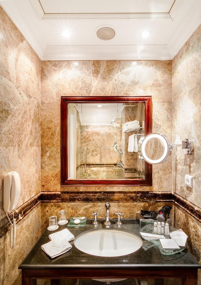 The Dominican Standard Double or Twin Room 5