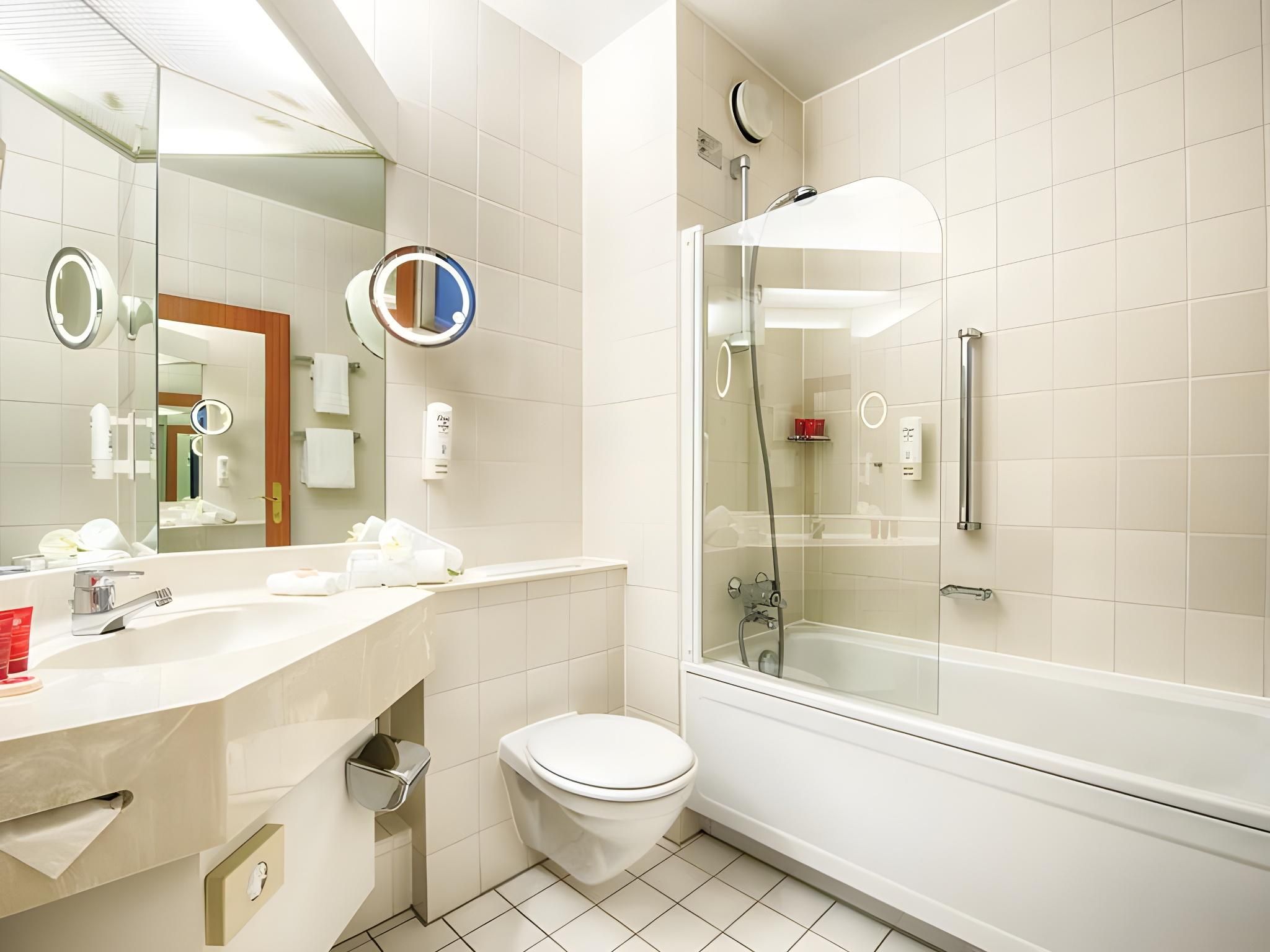 Leonardo Hotel Aachen Comfort Room 3