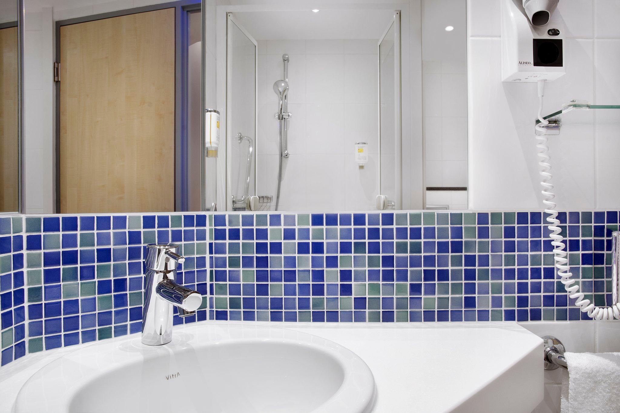 Holiday Inn Express Baden-Baden By IHG 1 Queen Standard Single Sofa Bed 3