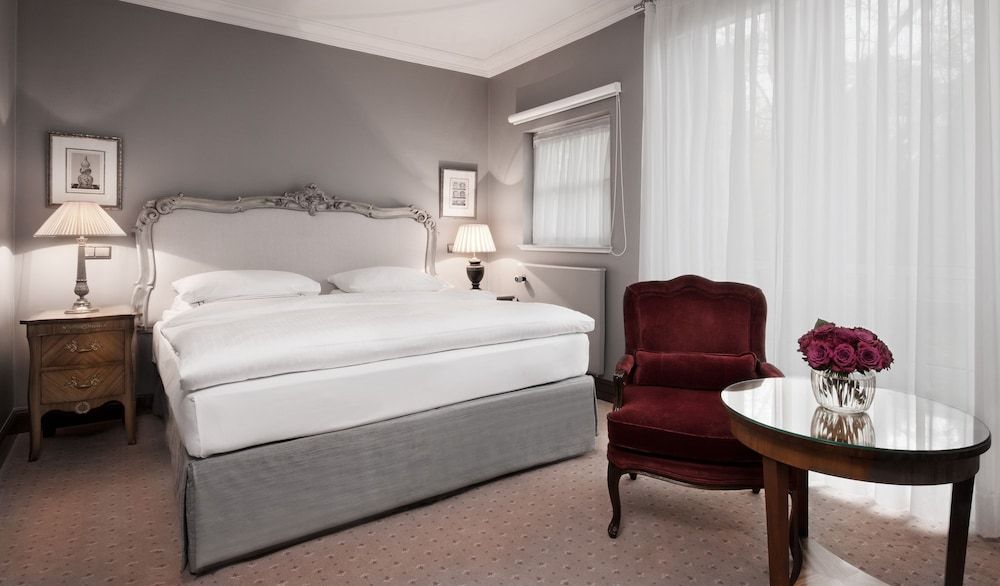 Schlosshotel Berlin Deluxe Room, 1 King Bed 2