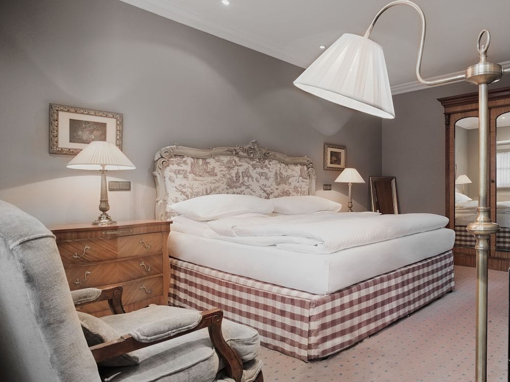 Junior Suite, Queen or King