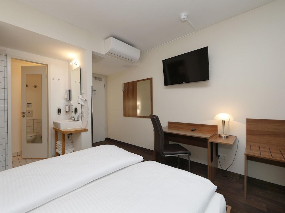 undefined B&B HOTEL Berlin-Mitte 10