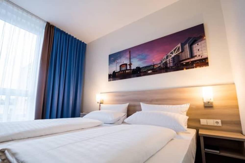 PLAZA INN Berlin Charlottenburg Standard Double Room 3