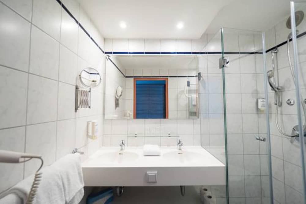 PLAZA INN Berlin Charlottenburg Standard Double Room 5