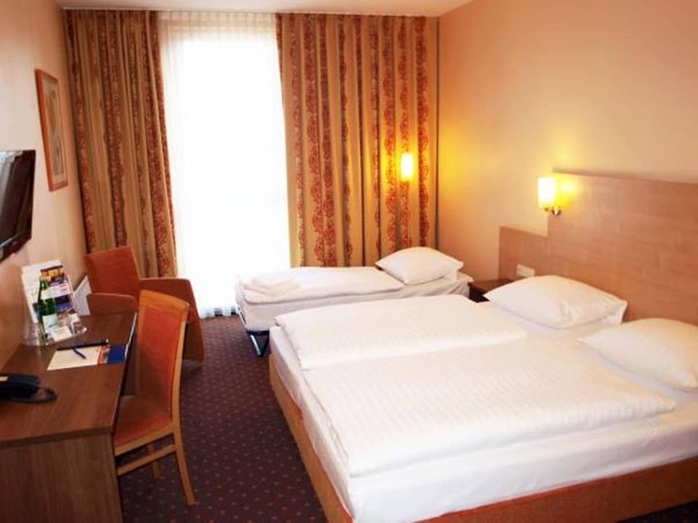 undefined PLAZA INN Berlin Charlottenburg 2