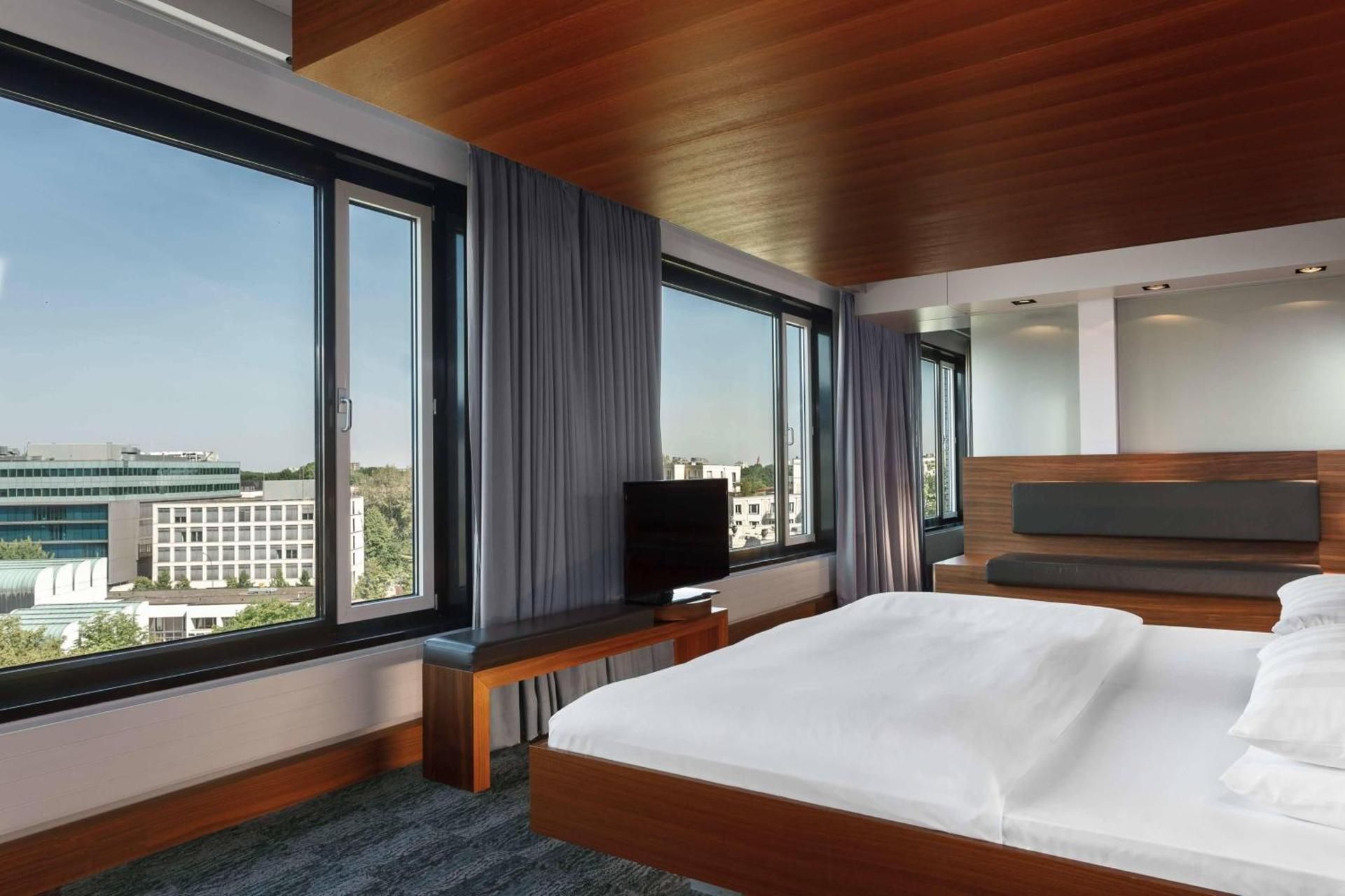 undefined Sheraton Berlin Grand Hotel Esplanade 4