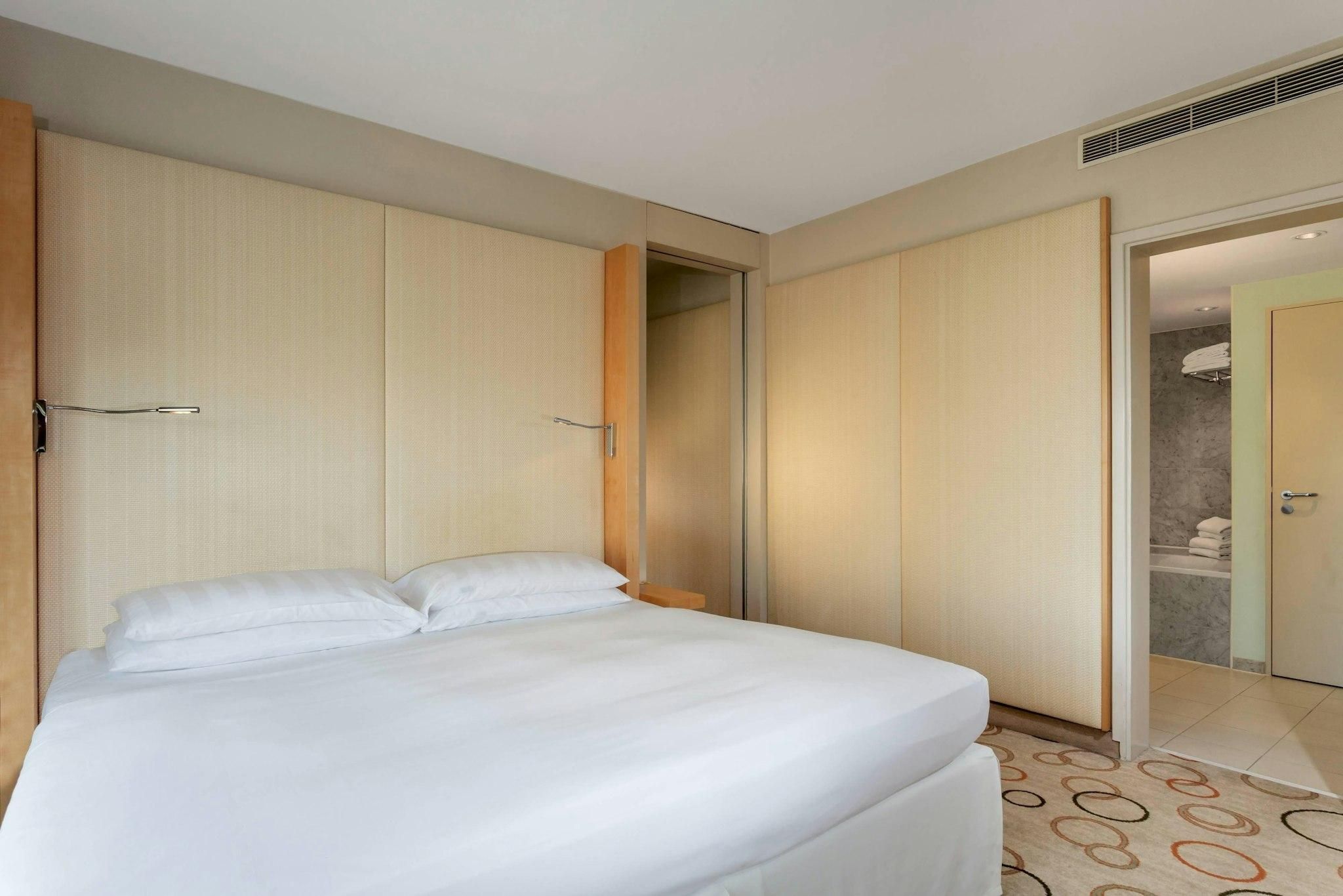 Sauna Suite, 1 Bedroom Suite, 1 King, Whirlpool