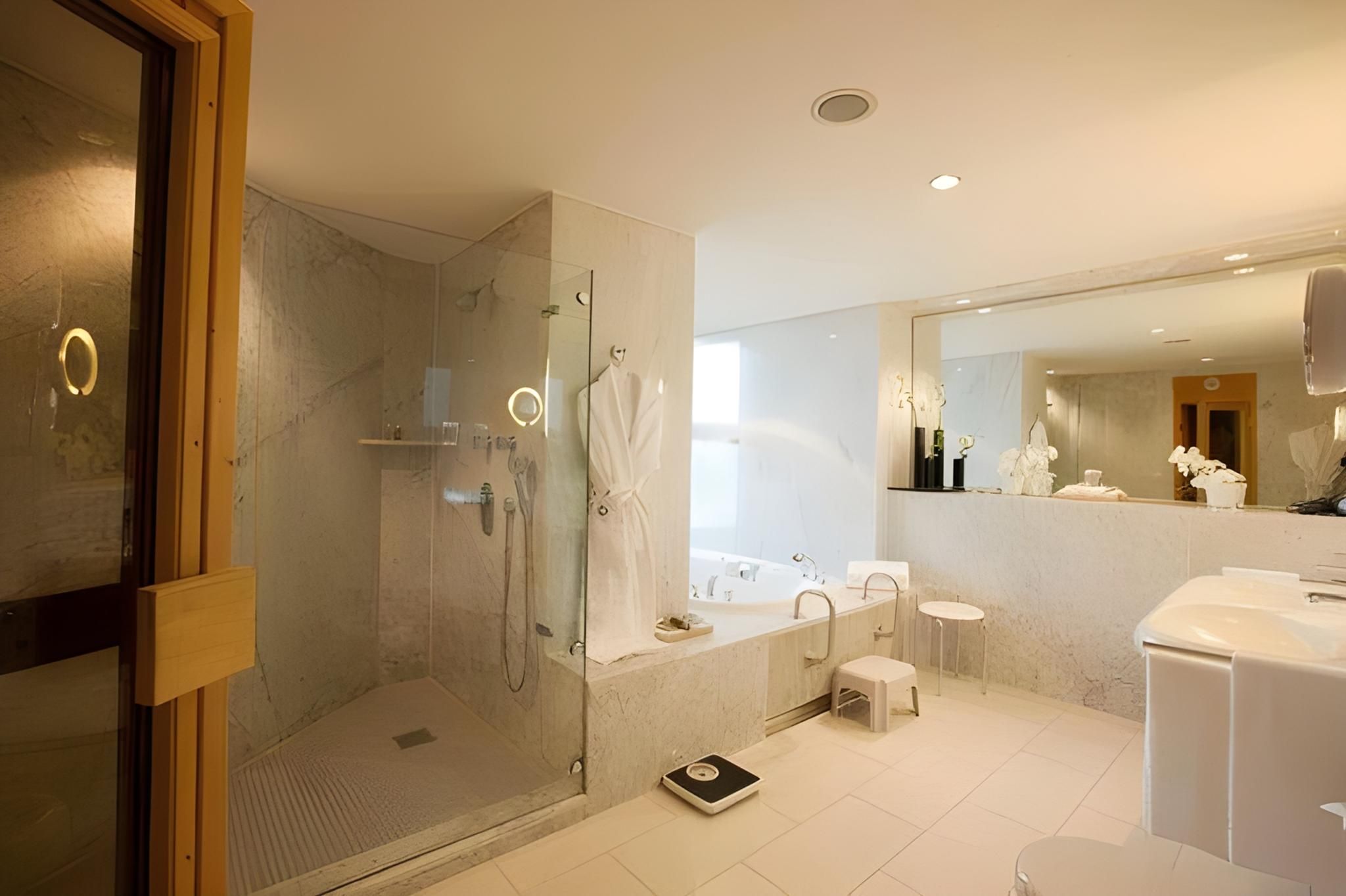 Sauna Suite, 1 Bedroom Suite, 1 King, Whirlpool