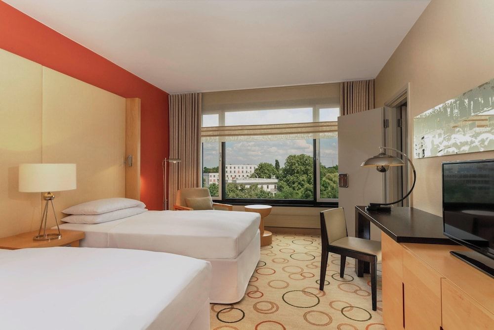 undefined Sheraton Berlin Grand Hotel Esplanade 4