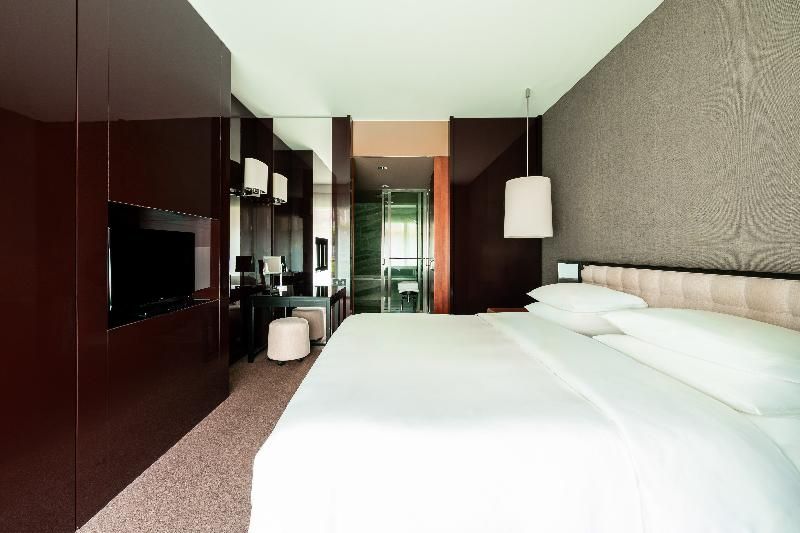 undefined Grand Hyatt Berlin 4