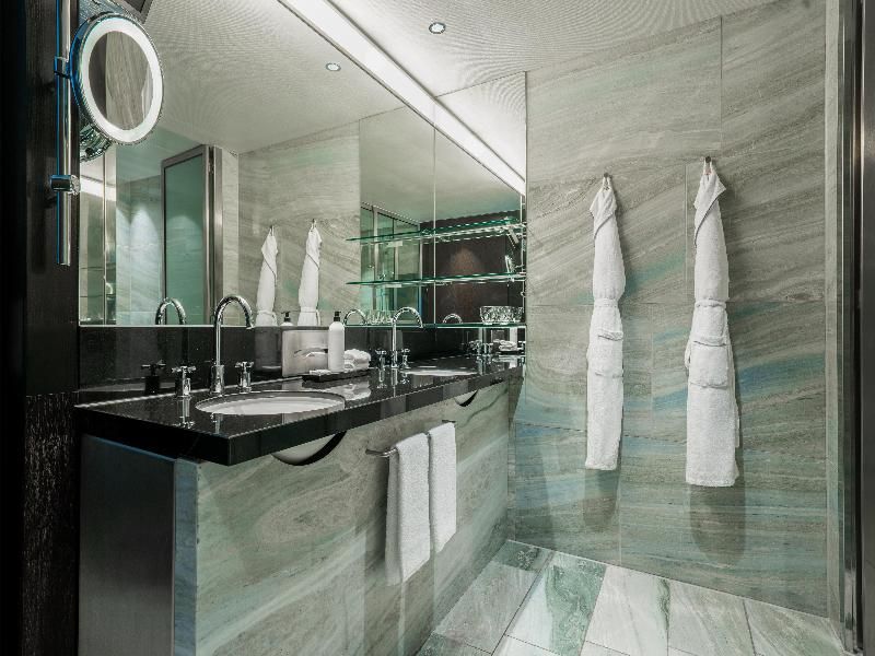 undefined Grand Hyatt Berlin 10