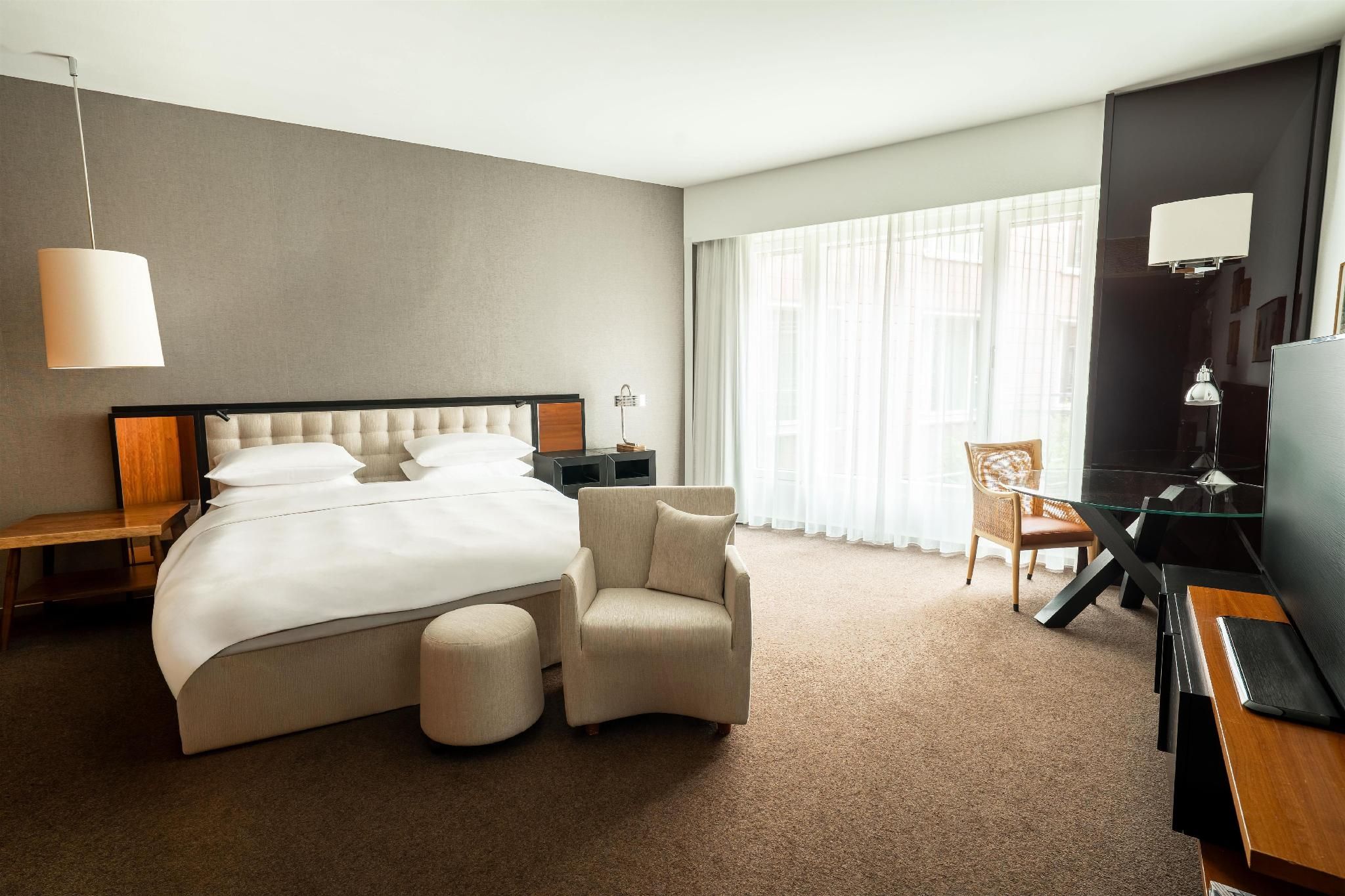 undefined Grand Hyatt Berlin 7