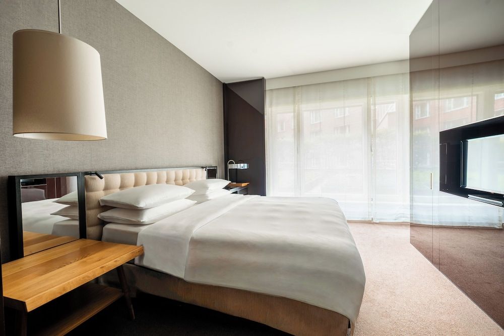 undefined Grand Hyatt Berlin 10