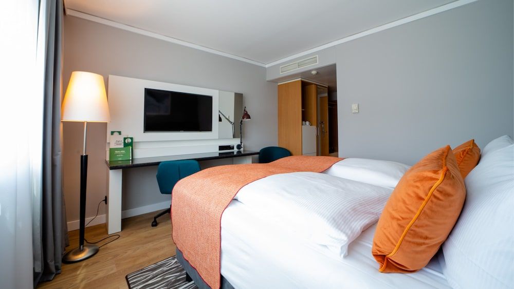 Standard Room, 1 Queen Bed