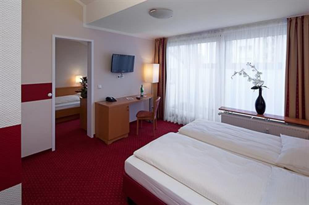 undefined Air in Berlin Hotel 10