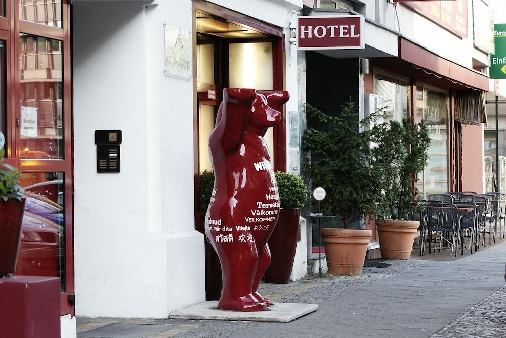 undefined Air in Berlin Hotel 6